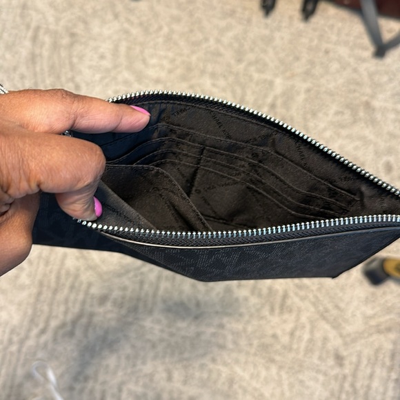 Michael Kors MK clutch - Picture 3 of 4